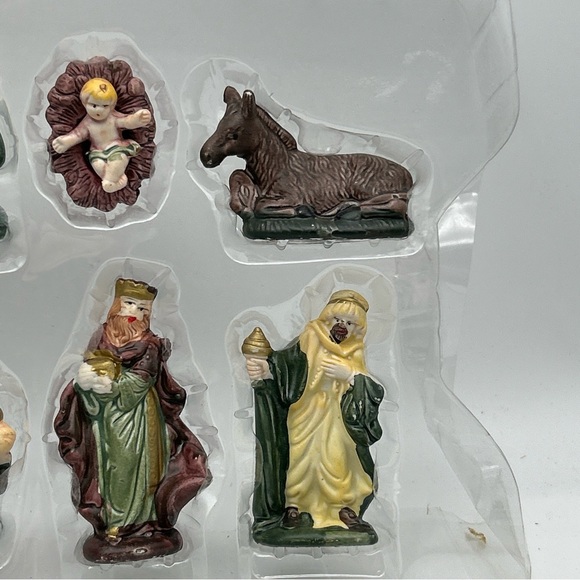 11 pc Porcelain Nativity Scene w/ Manger Christmas Jesus,Mary,Joseph, 3-wisemen - Picture 10 of 16